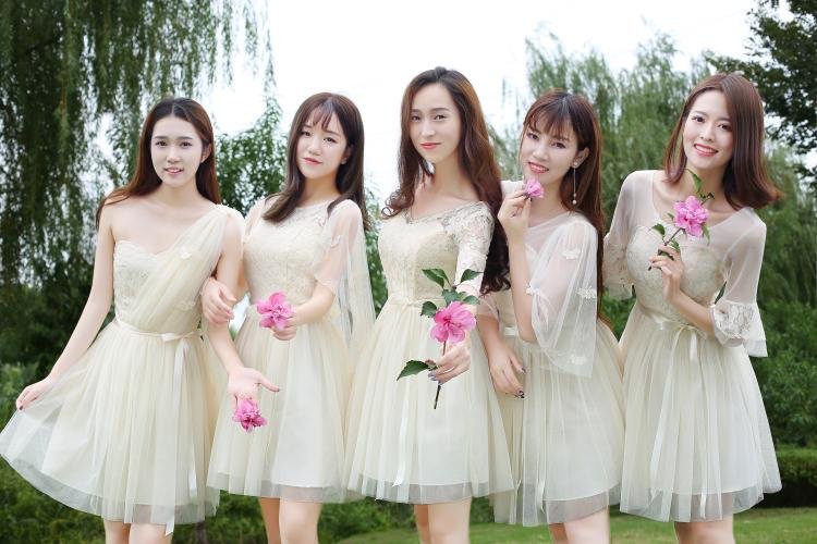 90后女生当30次伴娘，职业伴娘和闺蜜伴娘相比，你会如何选择？