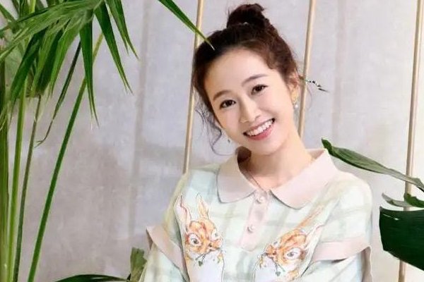 刘美含身高体重