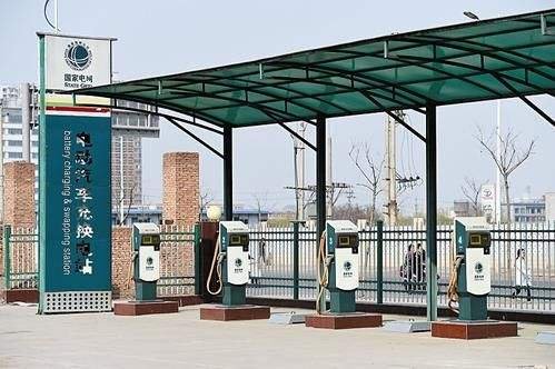 电动车快速充电站会充坏电池吗？