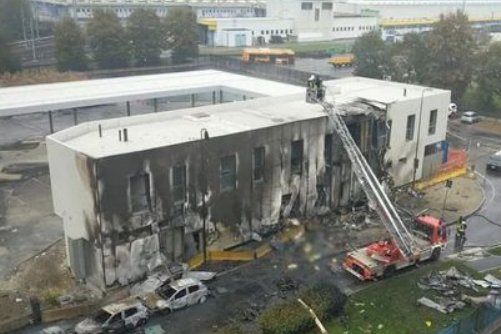 意大利亿万富翁驾驶一架私人飞机坠毁，造成了多大的伤亡情况？