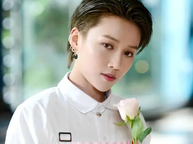刘雨昕一个女生，当初为什么会选择学习poping而不是爵士呢？