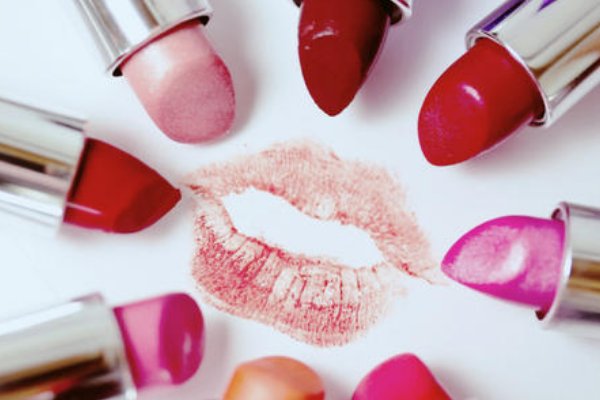 我国口红销量下滑近半，造成这种趋势的原因是什么