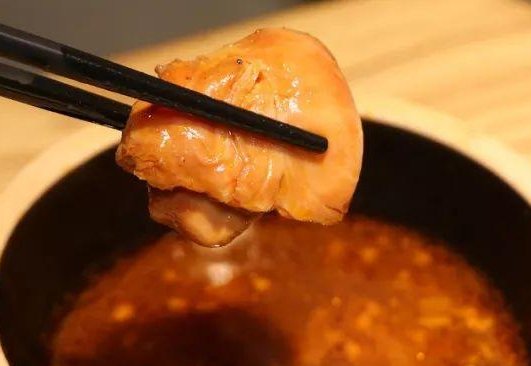 山西人提桶排队打醋过腊八，山西人是都爱吃醋吗？