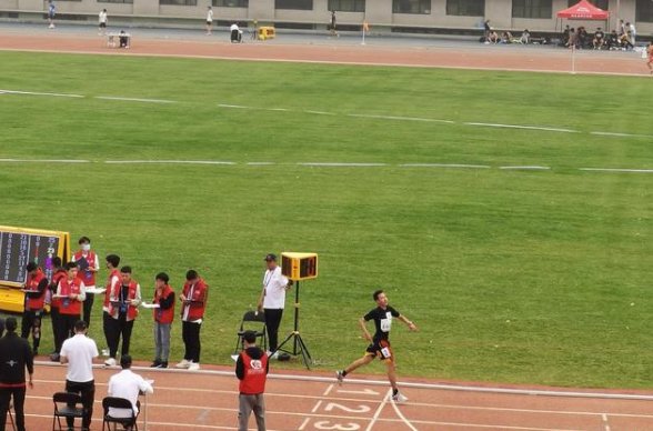 北京体育大学出现女子百米飞人，女生的百米成绩如何？