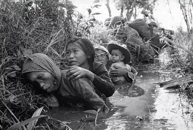 越南丛林战争，为什么美国不直接放火烧山呢？