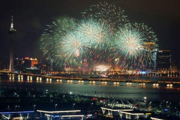 中秋节和国庆节同一天在哪一年