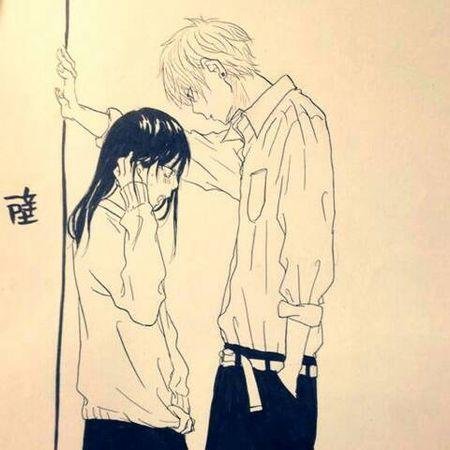 请问有没有哪种男的吧女的按在墙上那种QQ情侣头像一左一右？