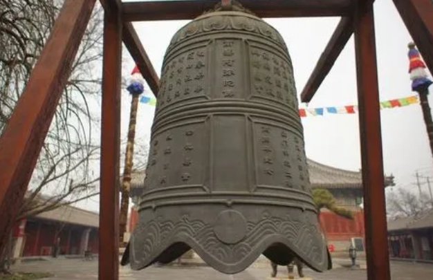 请问：什么的铜钟？