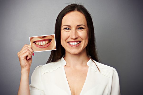 赣州男子学吃冻土豆，牙齿移位拔掉3颗牙，牙齿不好的人平时该注意什么？