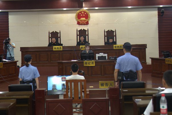 重庆姐弟被抛坠案中，哪些细节值得关注？