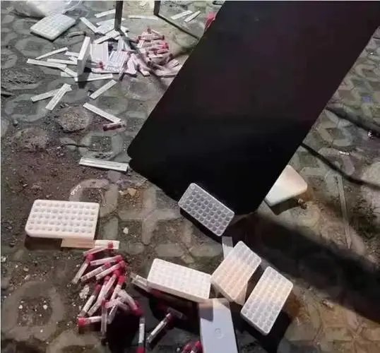 上海一核酸点被砸，涉事男子被处罚，此男子受到了什么样的惩罚？