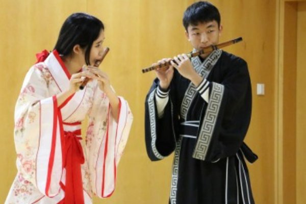 吹笙鼓簧出自于哪本书？