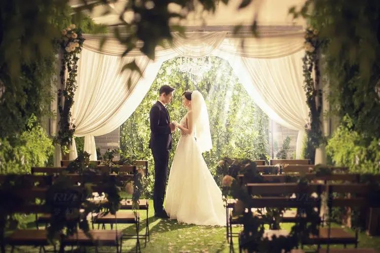 深圳一00后新郎开电车错过自己的婚礼，关键时刻电车为何会“拉胯”？