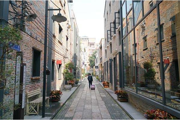 北京有胡同,上海有弄堂,广州有什么独特建筑?