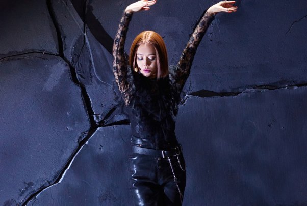 宁静回应《乘风破浪》造型撞脸小黄人，你觉得宁静的造型如何？