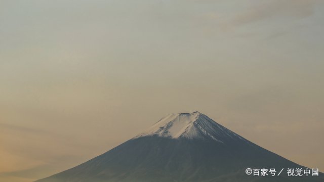 10天地震2万次，冰岛火山或将喷发，为何休眠了8百年的火山会突然爆发？