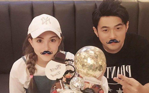 周杰伦昆凌海滩遛弯被偶遇，细数两人有哪些甜蜜过往？