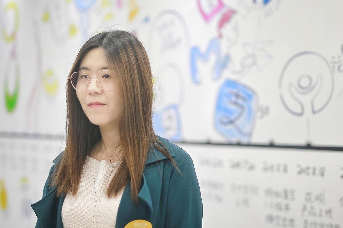 信小呆回应被指卖惨称不想再被打扰，走红后她的生活发生了怎样的变化？