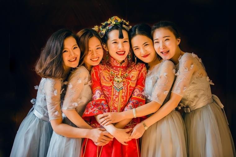 90后女生当30次伴娘，职业伴娘和闺蜜伴娘相比，你会如何选择？