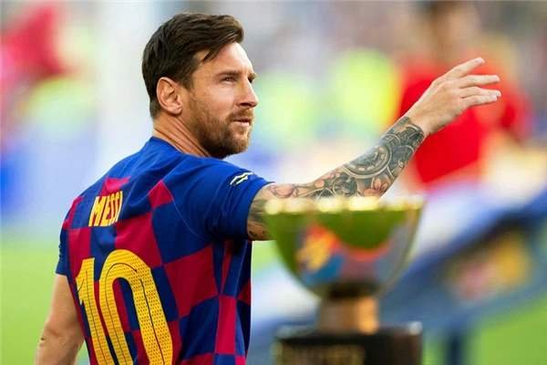 梅西成为巴萨队史出场第一，他算是最强球员代表吗？
