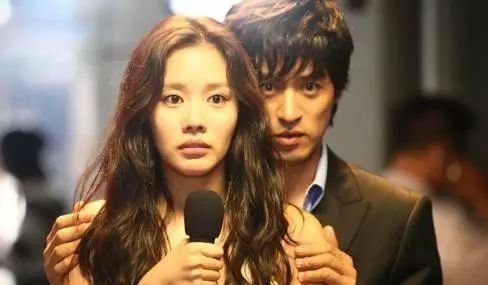 丑女靠整容走上人生巅峰，在电影《丑女大翻身》中的主演是谁？