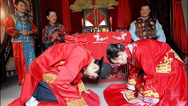 入赘3年，岳母总是盯着我下身看，这是什么意思？