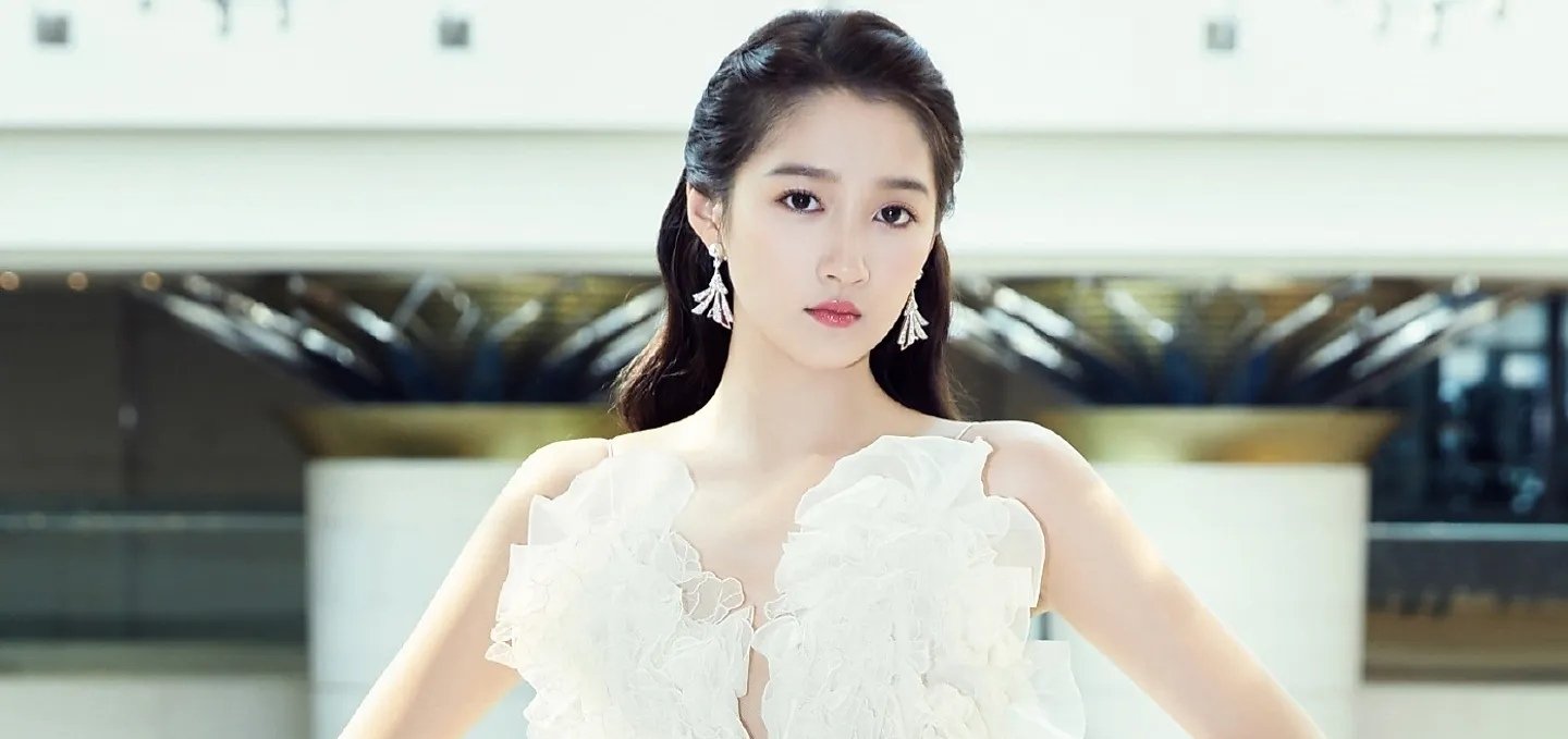 关晓彤在《王牌》第二梦造型亮相，你觉得这个造型适合关晓彤吗？