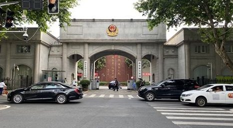 江苏一在校生，2年骗走昔日老师400多万元，老师是如何落入骗局中的？
