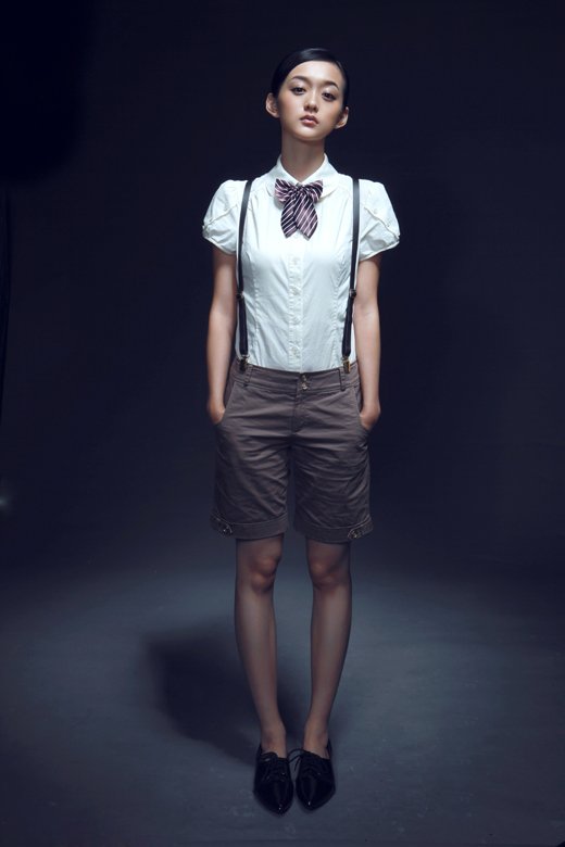 重庆时尚卫视今天播出的 墨色丁香 中的丁香是谁演的啊