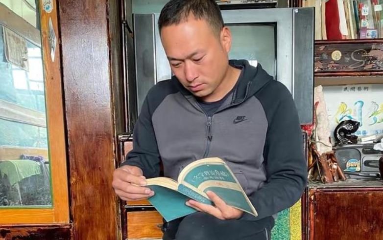 张同学走红后首次接受采访，你喜欢张同学吗？