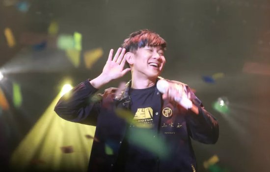 关于林俊杰确诊新冠一事，其经纪公司是如何回应的？