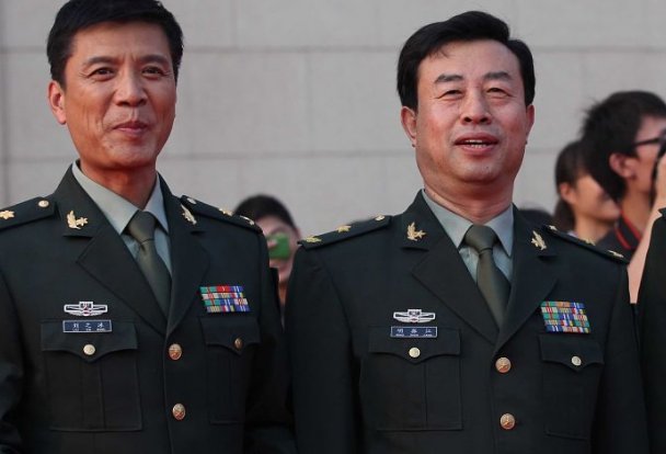 军长低吼了一声释放了什么