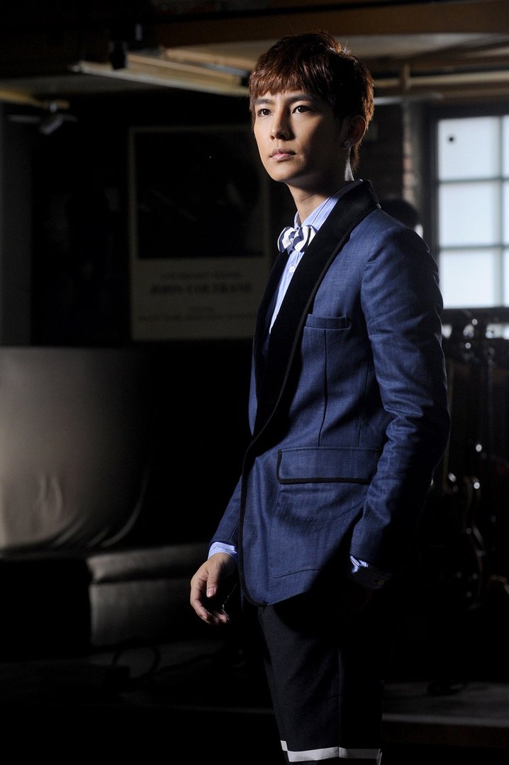 求炎亚纶高清写真照片