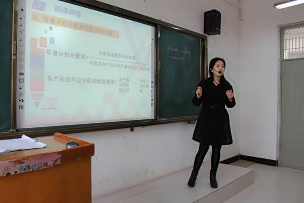 老师站楼道给学生讲课，学生真能听清楚？