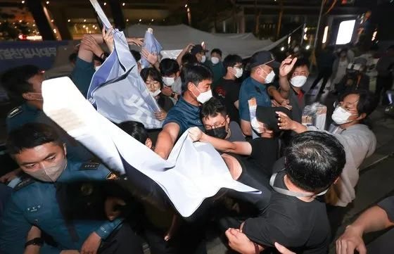 韩国保守团体与反日团体发生冲突,这究竟是两个怎样的团体?