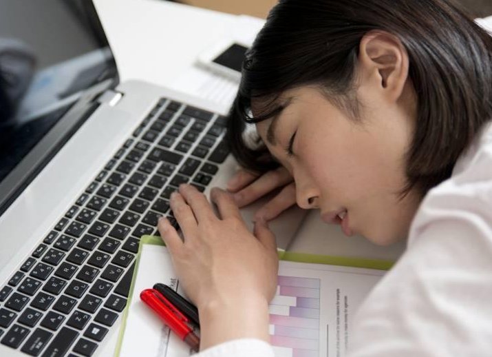 近六成青年入睡时间晚于23点，对此你怎么看？