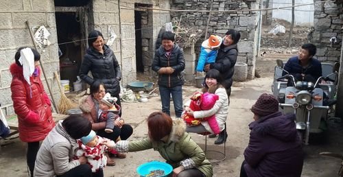 亲戚用手机发过年红包你却忘记领，在这种情况下该怎么做才能不尴尬？