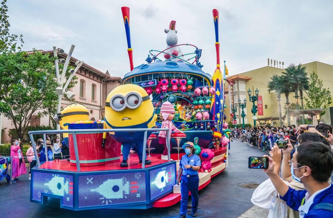 北京环球影城开园，游客狂奔入园，环球影城为何如此受欢迎？