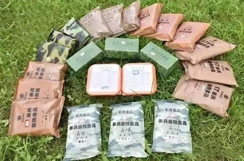 食品标签中的食品类别是如何定义名称的？