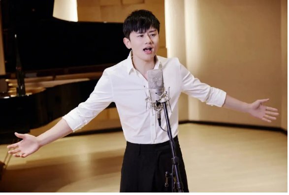 张杰第一次春晚哪一年