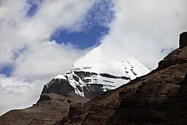 仙人迹香断桥头打一字