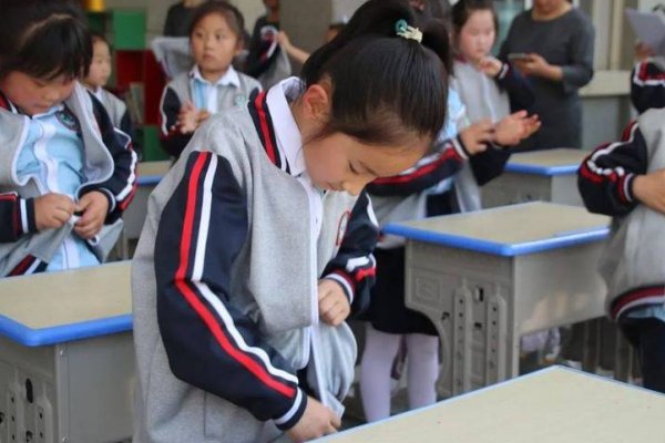 one finger two fingers 小学一年级