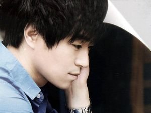 侯皓中的个人资料