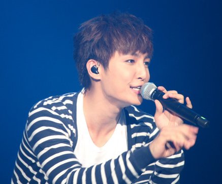 求炎亚纶高清写真照片