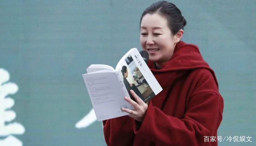 买红妹女儿前途被毁,如今51岁潘蔚的报应来了,为什么会这么说?