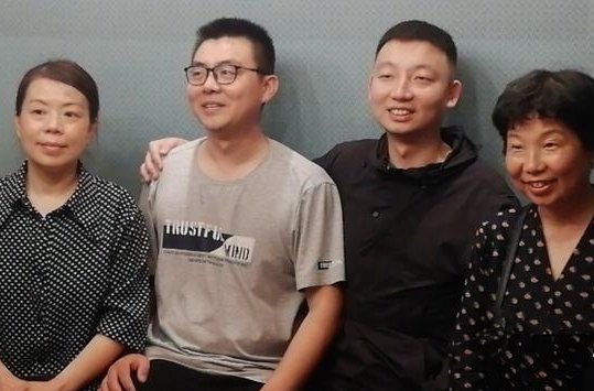 姚策妻子回应曾拉黑养母，你能理解她拉黑养母的行为吗？