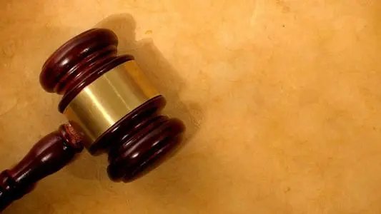 广西一男子发炸收费站特效视频被刑拘，这种行为在法律中如何定性？