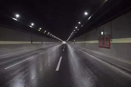 郑州京广隧道被困车辆已全部拉出，隧道内的积水是否已经排完？