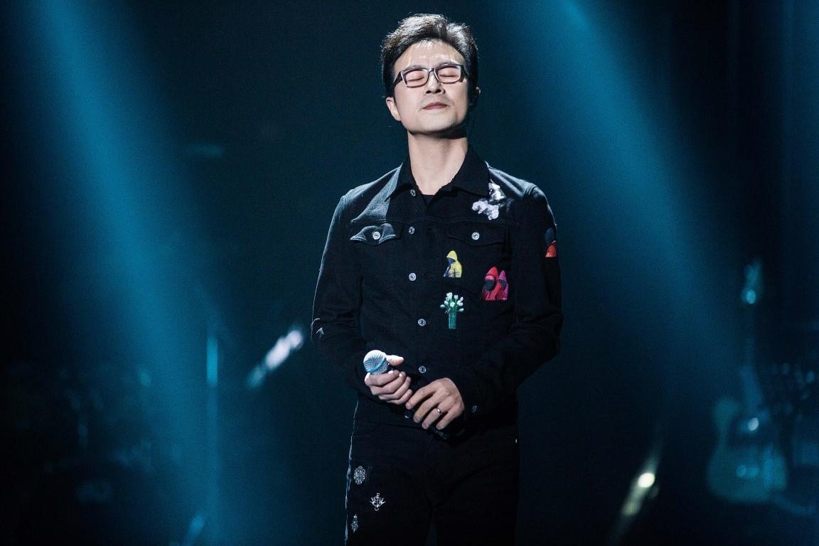 至少有十年，是汪峰什么歌