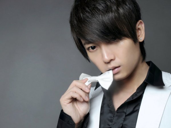 看我流泪你头也不回是什么歌名